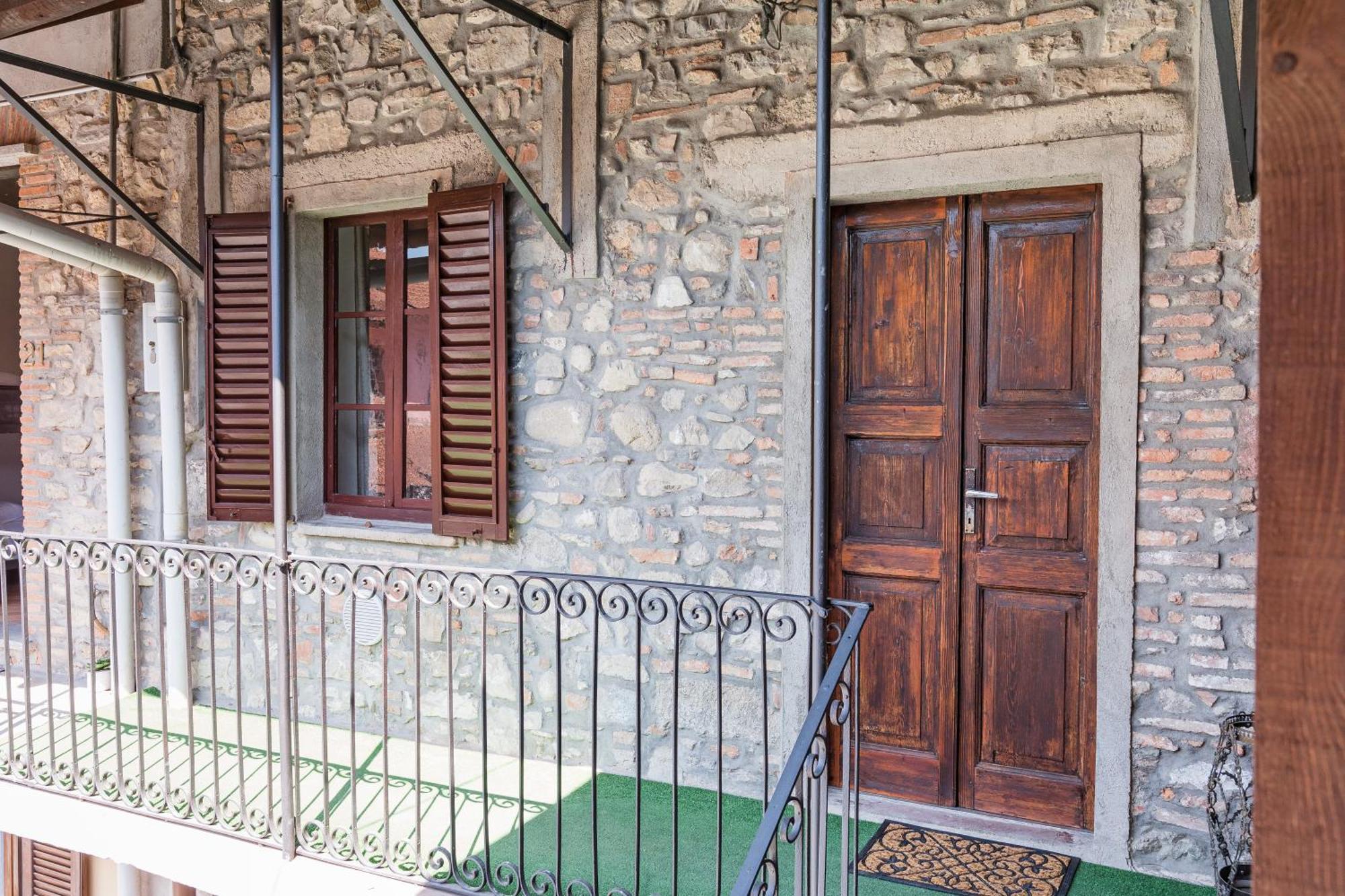 B&B La Corte And Home Restaurant - Free Parking - 10 Minutes To The Lake And Centre Como Dış mekan fotoğraf