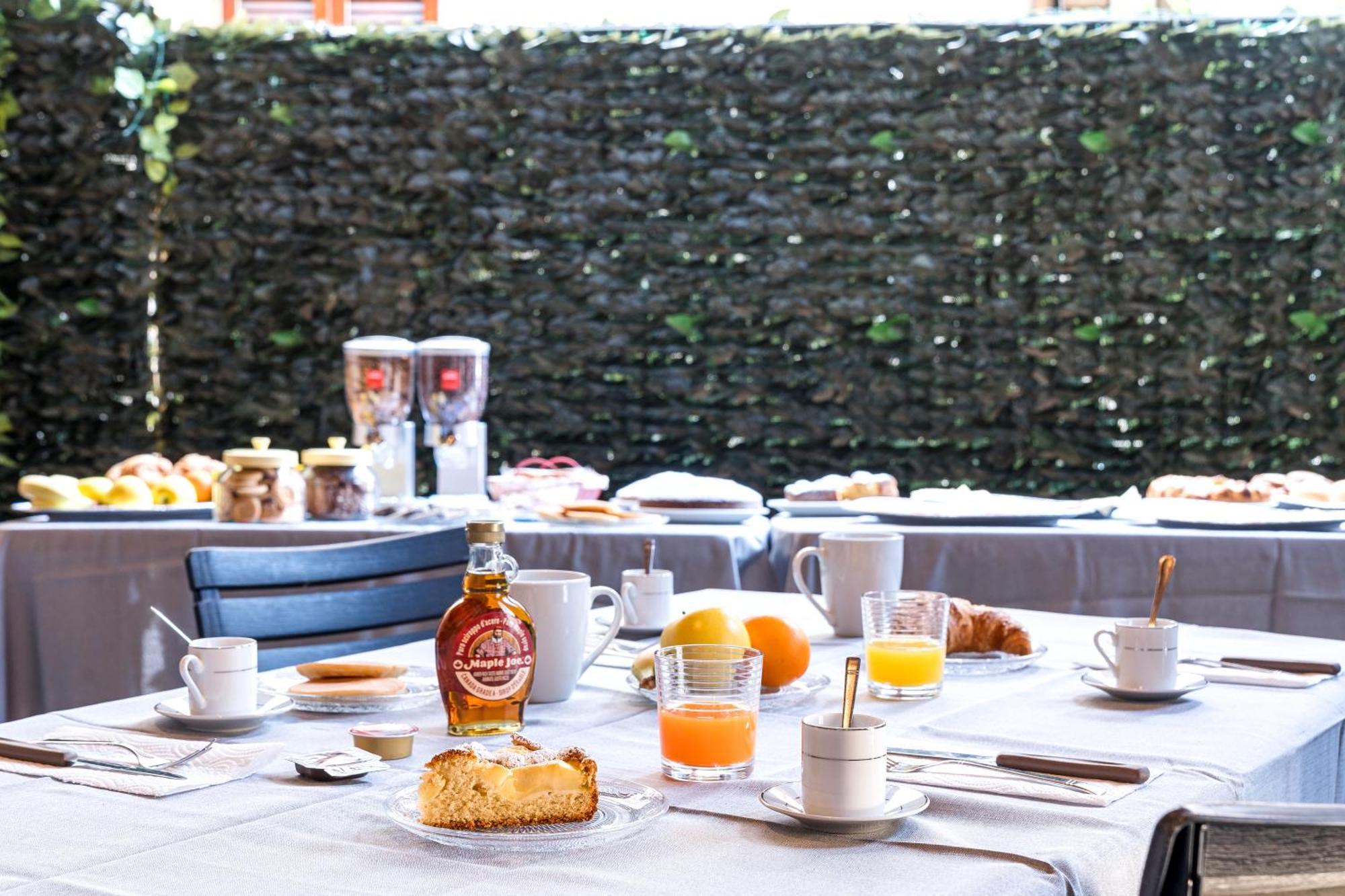 B&B La Corte And Home Restaurant - Free Parking - 10 Minutes To The Lake And Centre Como Dış mekan fotoğraf