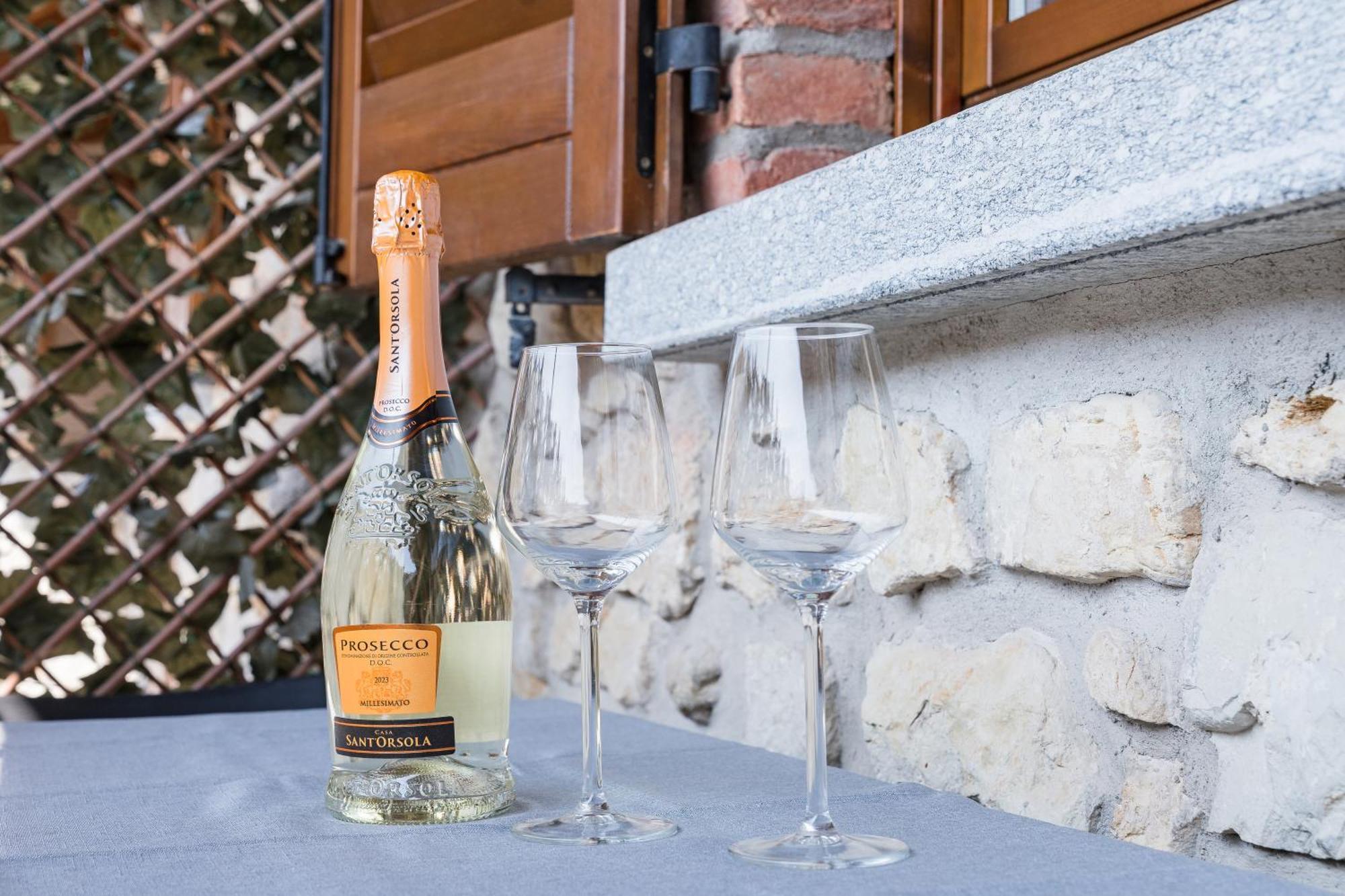 B&B La Corte And Home Restaurant - Free Parking - 10 Minutes To The Lake And Centre Como Dış mekan fotoğraf