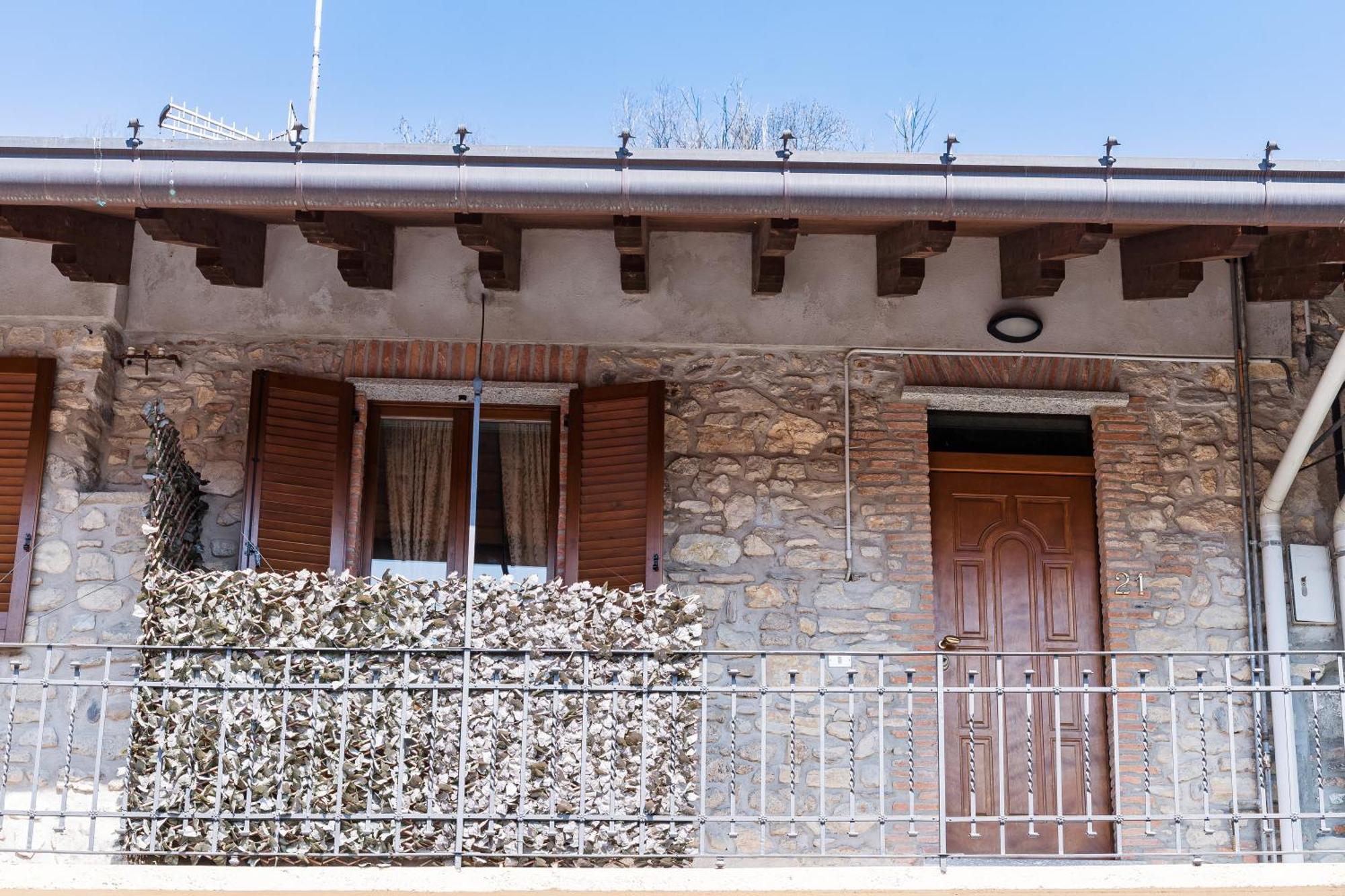 B&B La Corte And Home Restaurant - Free Parking - 10 Minutes To The Lake And Centre Como Dış mekan fotoğraf