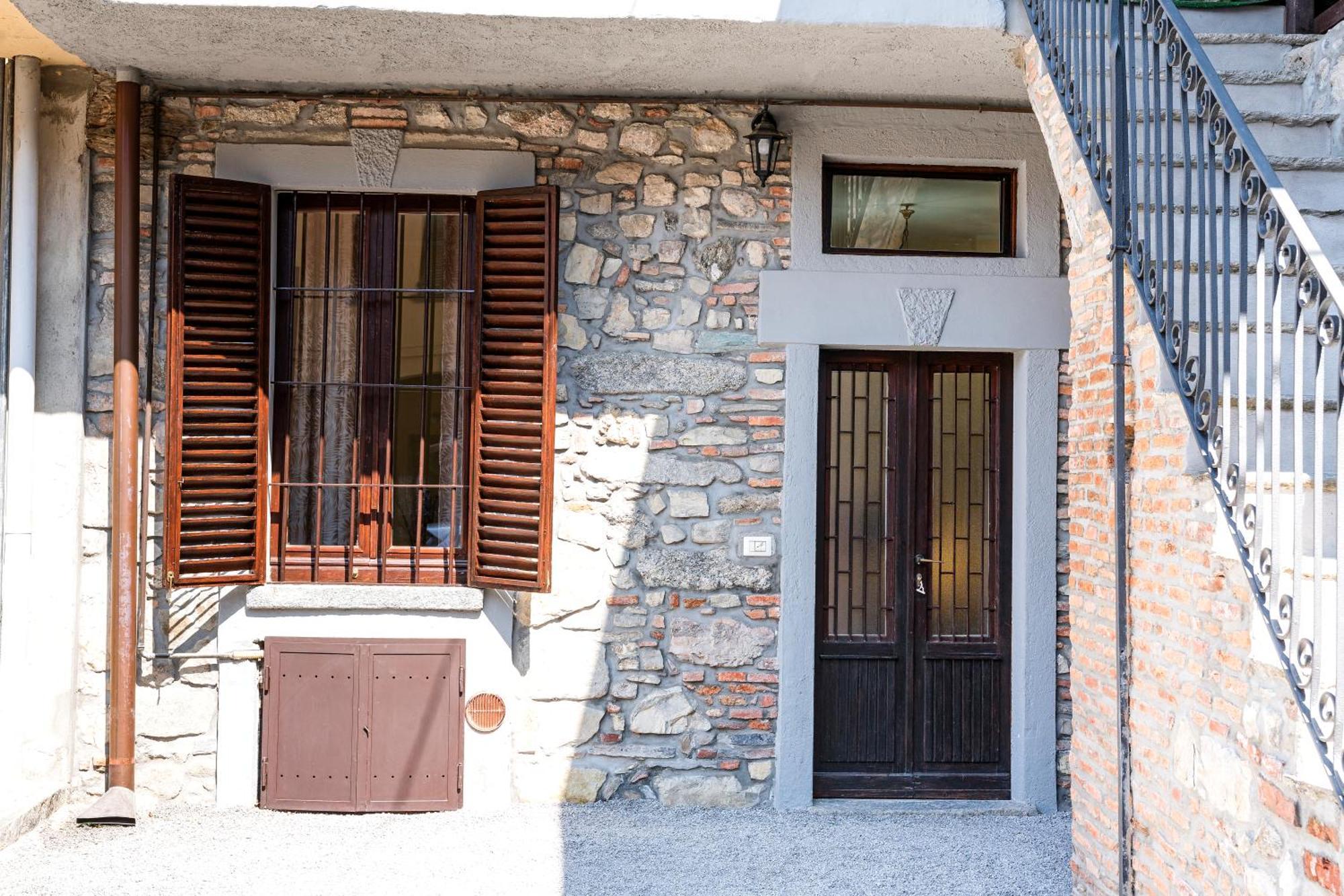 B&B La Corte And Home Restaurant - Free Parking - 10 Minutes To The Lake And Centre Como Dış mekan fotoğraf